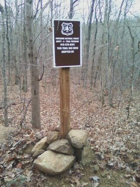 ai661.photobucket.com_albums_uu335_thjones3_Uwharrie_20workday_2012_18_10_sign.jpg