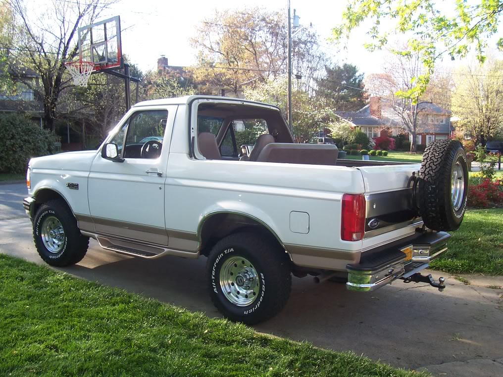 ai69.photobucket.com_albums_i53_sdosborn_My_20Bronco_100_3437.jpg