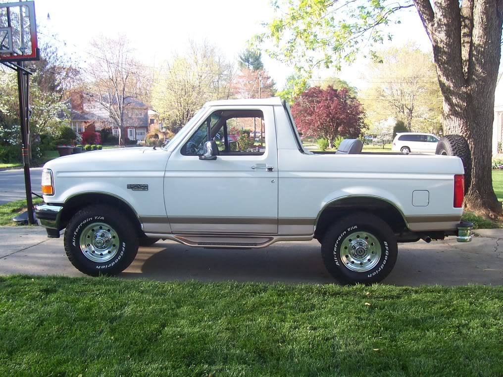 ai69.photobucket.com_albums_i53_sdosborn_My_20Bronco_100_3438.jpg