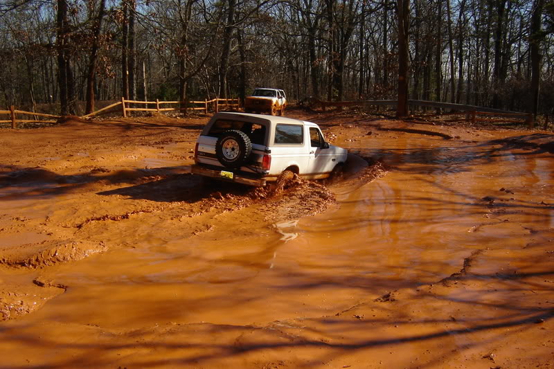 ai69.photobucket.com_albums_i53_sdosborn_My_20Bronco_DSC03567.jpg