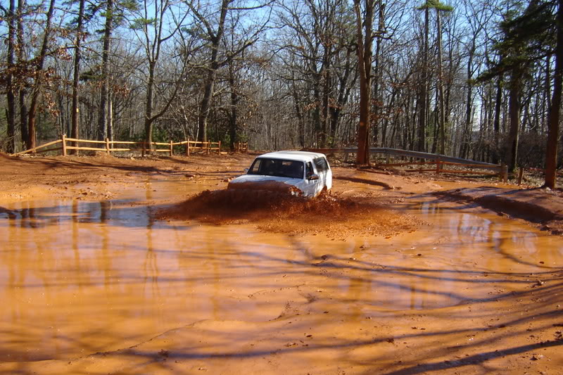 ai69.photobucket.com_albums_i53_sdosborn_My_20Bronco_DSC03569.jpg