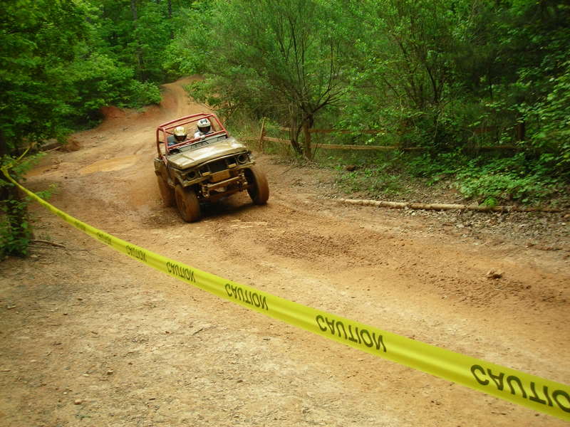 ai73.photobucket.com_albums_i233_badog3_jeep_URE_URE_204X4_20CROSS_DSCN3319.jpg