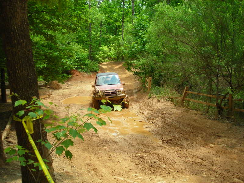 ai73.photobucket.com_albums_i233_badog3_jeep_URE_URE_204X4_20CROSS_DSCN3321.jpg