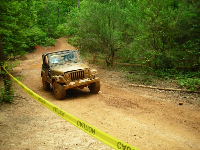 ai73.photobucket.com_albums_i233_badog3_jeep_URE_URE_204X4_20CROSS_DSCN3322.jpg