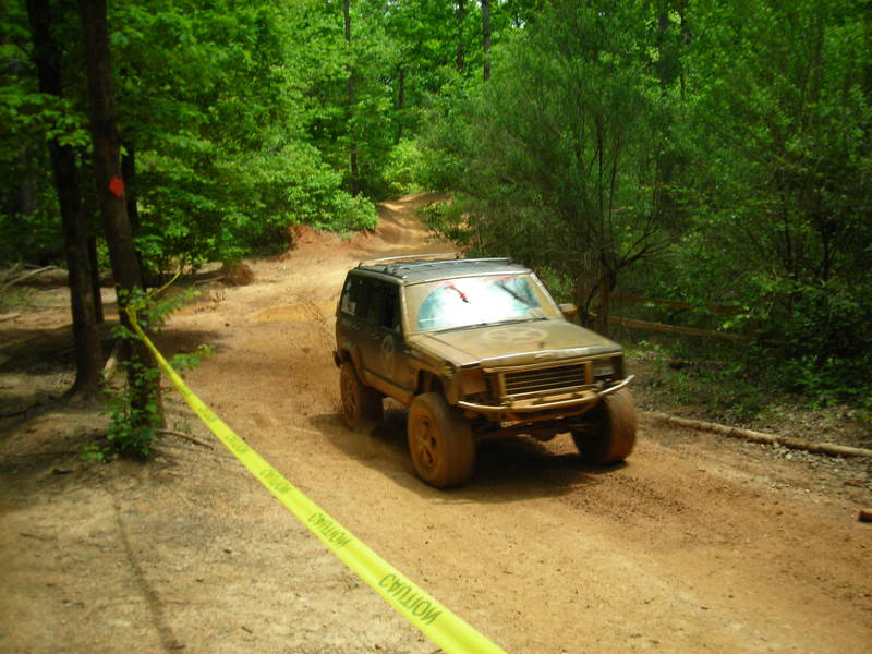 ai73.photobucket.com_albums_i233_badog3_jeep_URE_URE_204X4_20CROSS_DSCN3323.jpg