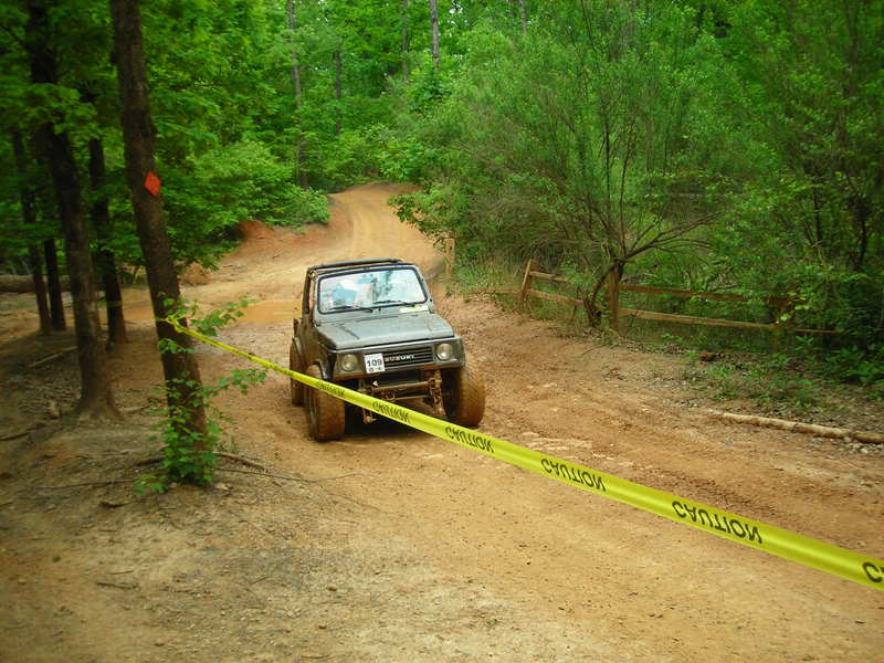 ai73.photobucket.com_albums_i233_badog3_jeep_URE_URE_204X4_20CROSS_DSCN3324.jpg
