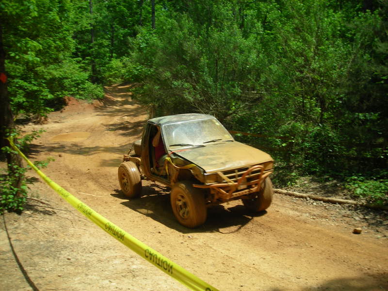 ai73.photobucket.com_albums_i233_badog3_jeep_URE_URE_204X4_20CROSS_DSCN3326.jpg