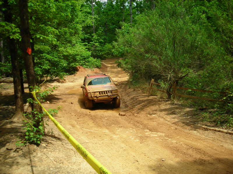 ai73.photobucket.com_albums_i233_badog3_jeep_URE_URE_204X4_20CROSS_DSCN3328.jpg
