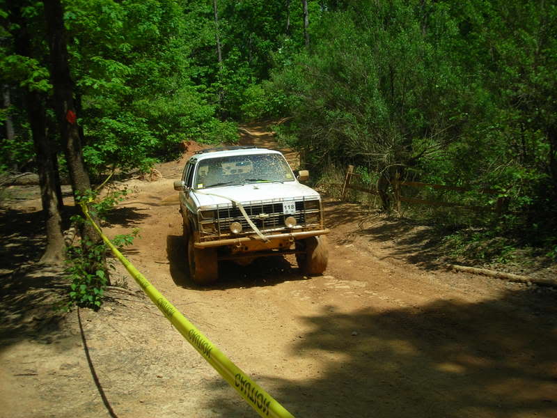 ai73.photobucket.com_albums_i233_badog3_jeep_URE_URE_204X4_20CROSS_DSCN3329.jpg