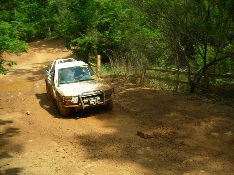 ai73.photobucket.com_albums_i233_badog3_jeep_URE_URE_204X4_20CROSS_DSCN3339.jpg