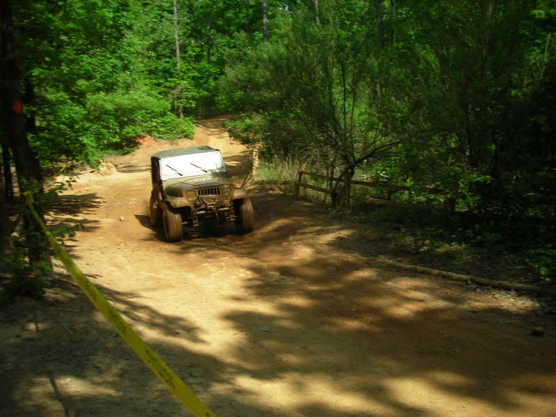 ai73.photobucket.com_albums_i233_badog3_jeep_URE_URE_204X4_20CROSS_DSCN3345.jpg
