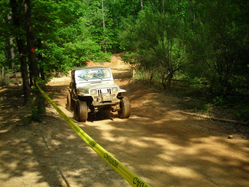 ai73.photobucket.com_albums_i233_badog3_jeep_URE_URE_204X4_20CROSS_DSCN3349.jpg
