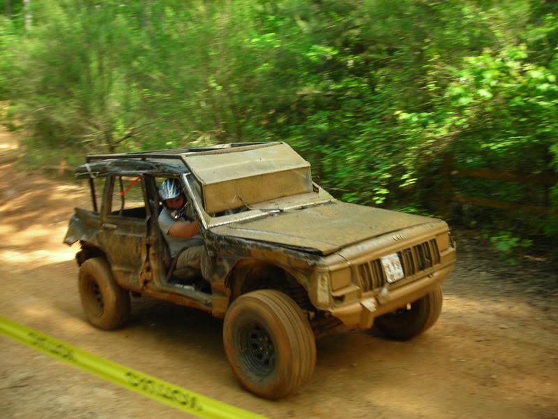 ai73.photobucket.com_albums_i233_badog3_jeep_URE_URE_204X4_20CROSS_DSCN3374.jpg