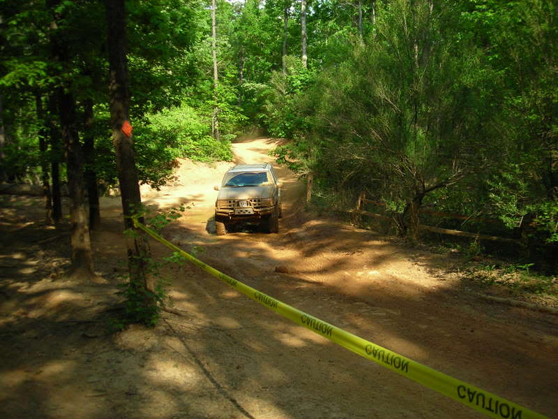 ai73.photobucket.com_albums_i233_badog3_jeep_URE_URE_204X4_20CROSS_DSCN3377.jpg