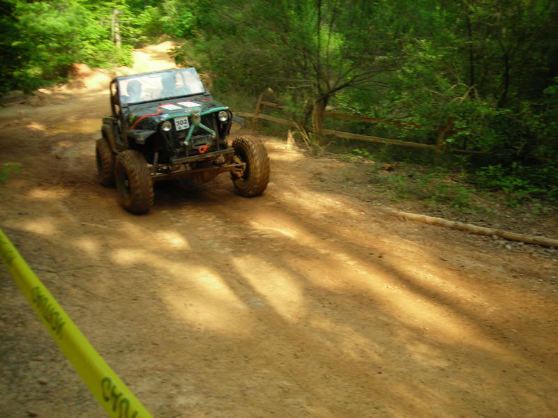 ai73.photobucket.com_albums_i233_badog3_jeep_URE_URE_204X4_20CROSS_DSCN3390.jpg