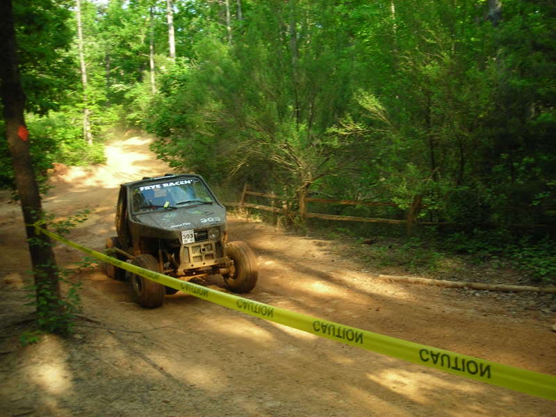 ai73.photobucket.com_albums_i233_badog3_jeep_URE_URE_204X4_20CROSS_DSCN3393.jpg