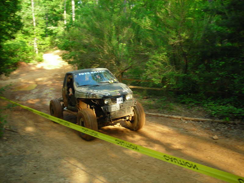 ai73.photobucket.com_albums_i233_badog3_jeep_URE_URE_204X4_20CROSS_DSCN3401.jpg