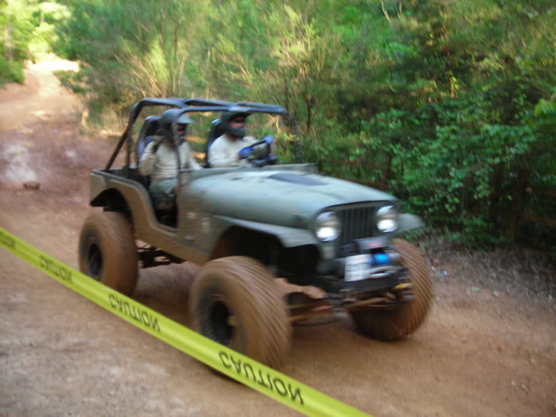 ai73.photobucket.com_albums_i233_badog3_jeep_URE_URE_204X4_20CROSS_DSCN3405.jpg