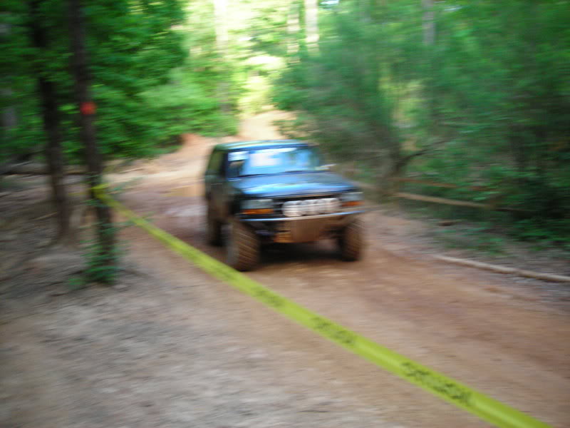 ai73.photobucket.com_albums_i233_badog3_jeep_URE_URE_204X4_20CROSS_DSCN3406.jpg