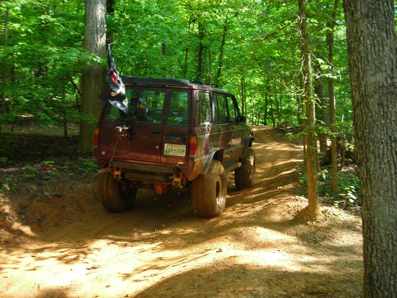 ai73.photobucket.com_albums_i233_badog3_jeep_URE_URE_204X4_20CROSS_DSCN3408.jpg