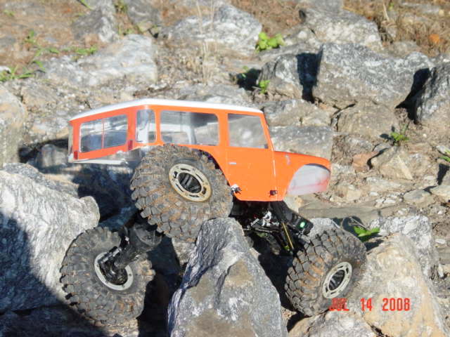 ai78.photobucket.com_albums_j119_yotor_man_rccrawler012.jpg