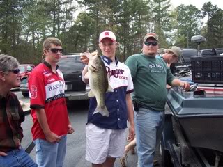 ai78.photobucket.com_albums_j81_highrollintj_fishing_FishingPicfrom4_13021.jpg