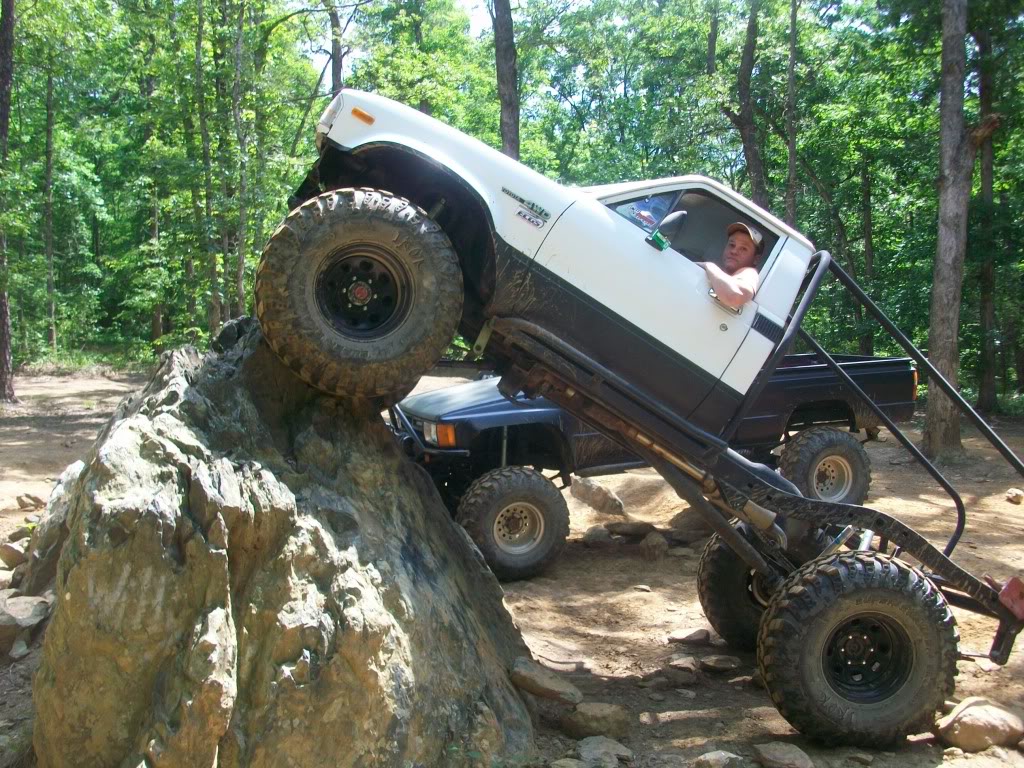 ai789.photobucket.com_albums_yy180_dmooreracin_Uwharrie036.jpg