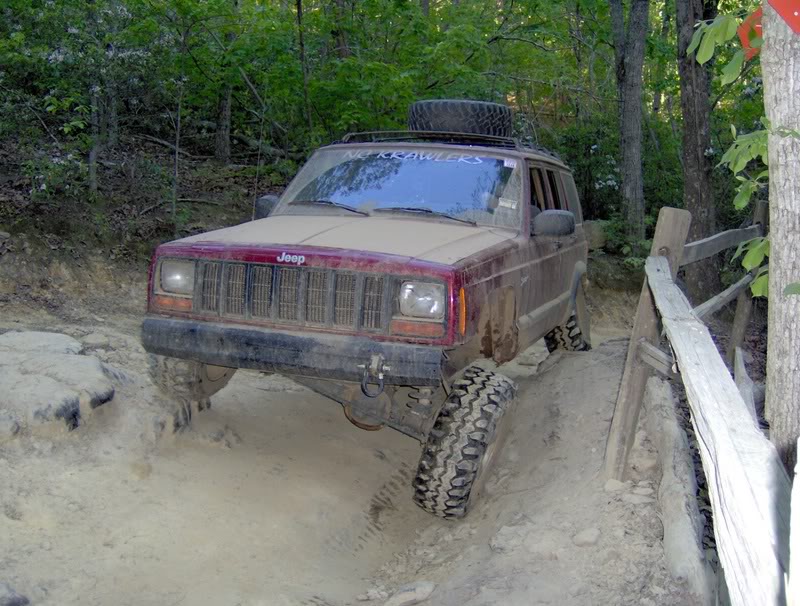 ai80.photobucket.com_albums_j163_bigredishness_NCK_UNF_20April_2007_Pics_Bridgman_HPIM1173.jpg