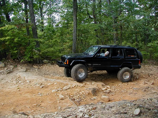 ai80.photobucket.com_albums_j194_XJ_Jeeper01_Uwharrie_20Run_209_2006_P1010012_2.jpg