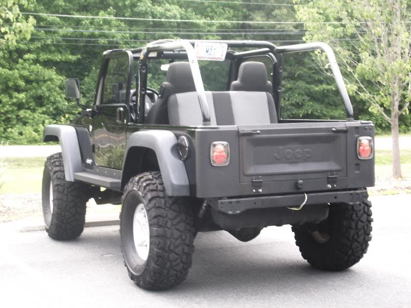 ai821.photobucket.com_albums_zz134_mteverha_Build_20Thread_FunJeep.jpg