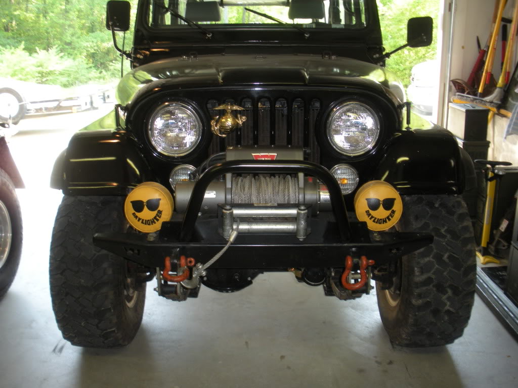 ai825.photobucket.com_albums_zz176_83cj8_jeep_20bumper_20hoop_79763f0b5d44c11f42c5ff941f21e6e1.jpg