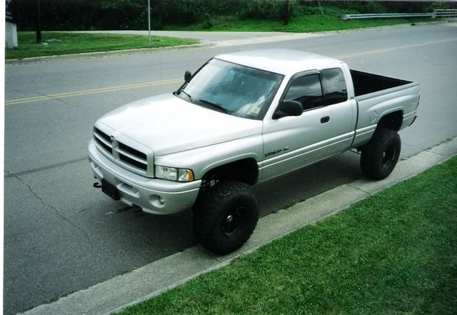 ai83.photobucket.com_albums_j309_GraySquirrel_01Dodge_01Dodge.jpg