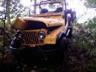 ai833.photobucket.com_albums_zz258_whitenoyez_Jeep1.jpg