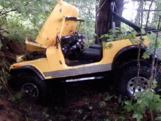 ai833.photobucket.com_albums_zz258_whitenoyez_Jeep2.jpg