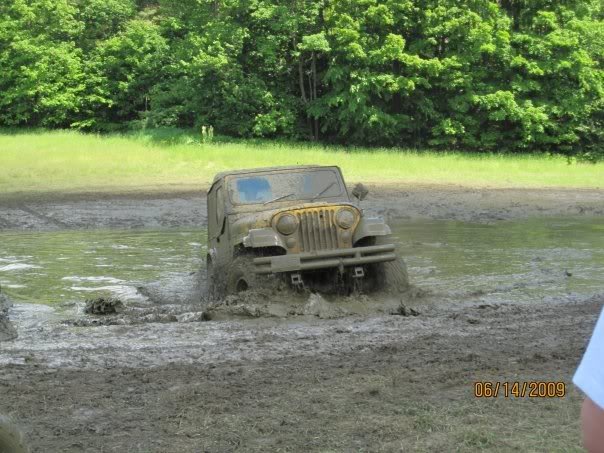 ai833.photobucket.com_albums_zz258_whitenoyez_The_20Jeep_2.jpg