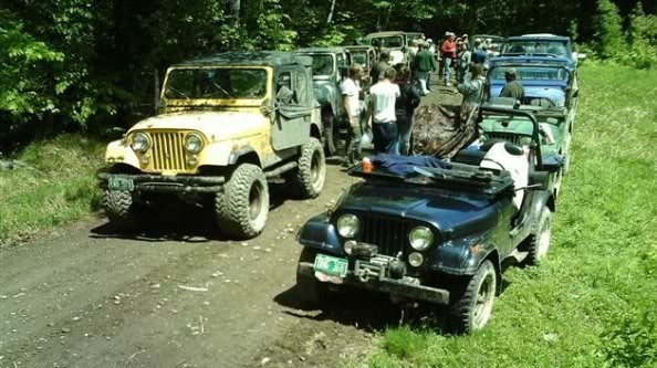 ai833.photobucket.com_albums_zz258_whitenoyez_The_20Jeep_3.jpg