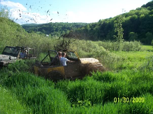 ai833.photobucket.com_albums_zz258_whitenoyez_The_20Jeep_6.jpg
