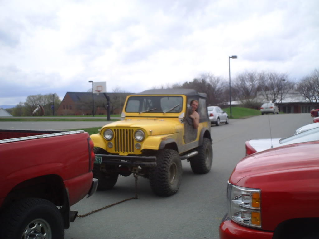 ai833.photobucket.com_albums_zz258_whitenoyez_The_20Jeep_DSC00183.jpg
