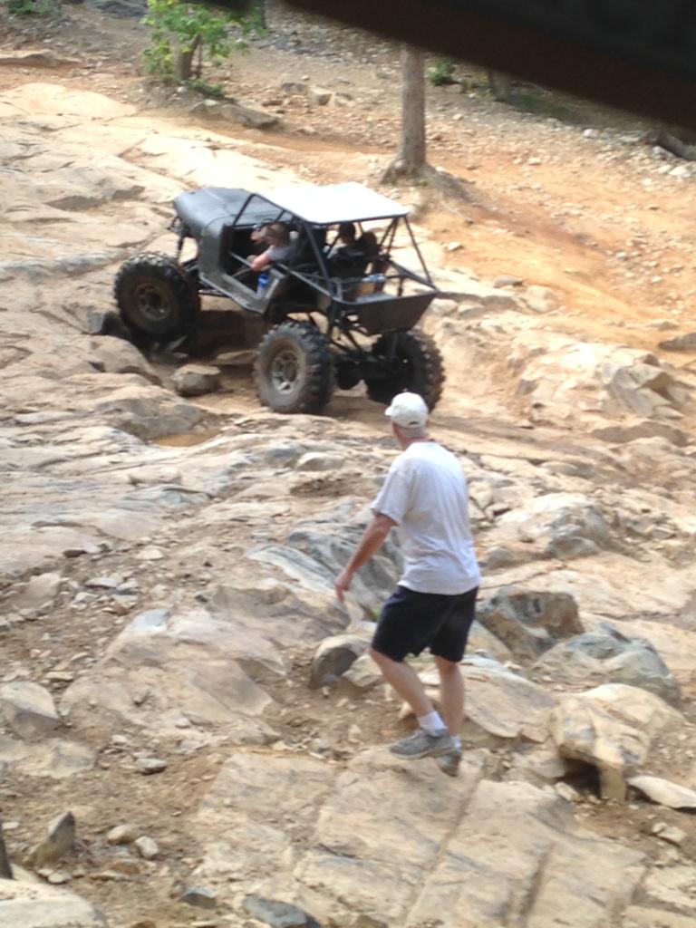 ai833.photobucket.com_albums_zz258_whitenoyez_uwharrie2.jpg
