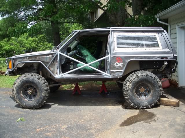 ai85.photobucket.com_albums_k51_hadfield4wd_My_20Jeep_doorbars008.jpg