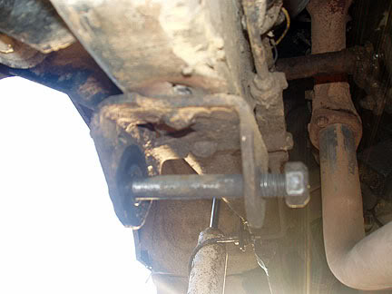 ai86.photobucket.com_albums_k105_visualinhalant_FSJ_20break_20and_20build_crackedframe2_1.jpg