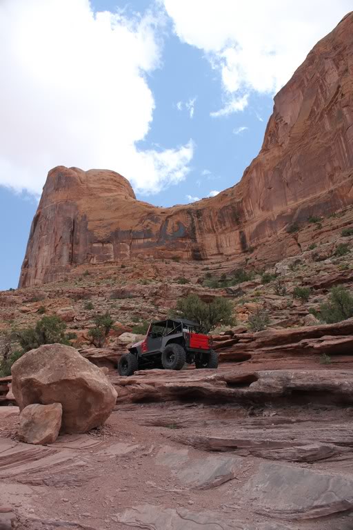 ai873.photobucket.com_albums_ab299_wanderlustqueen_Moab_202010_Moab_20Rim_MoabRim011.jpg