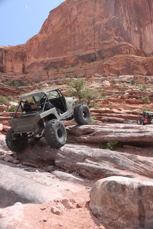 ai873.photobucket.com_albums_ab299_wanderlustqueen_Moab_202010_Moab_20Rim_MoabRim015.jpg