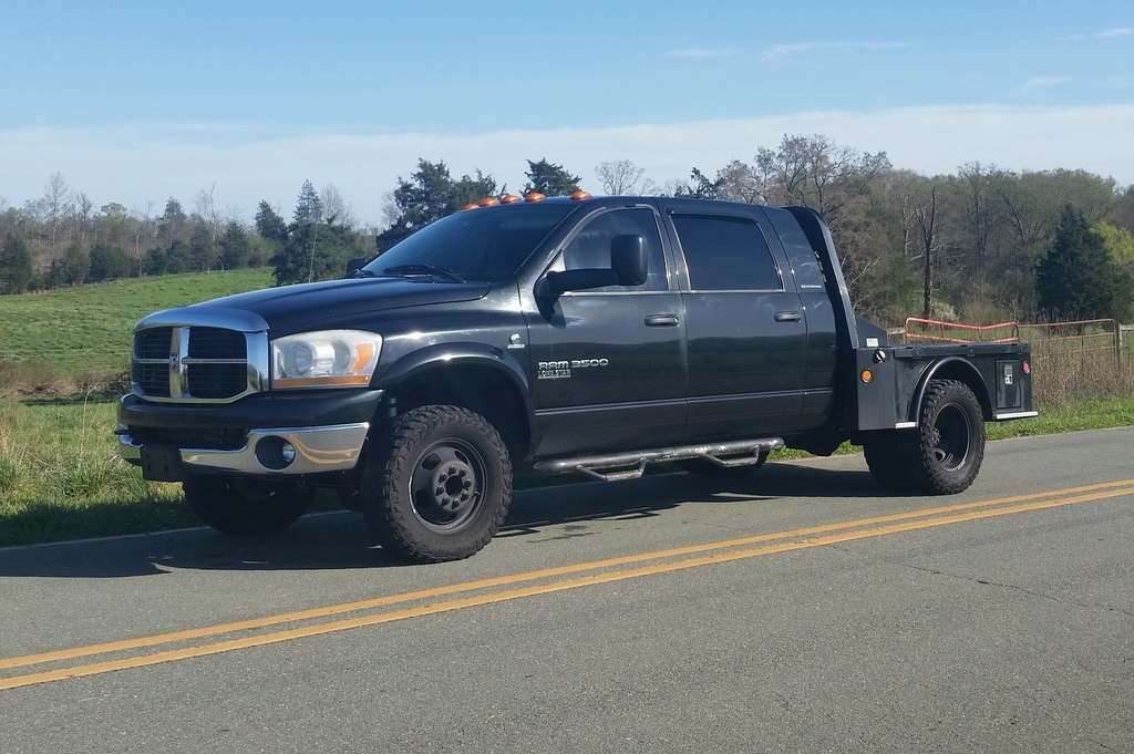 how much can a toyota 4runner tow