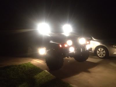 ai900.photobucket.com_albums_ac210_vjw0307_Jeep_Lighting_6cf607aa.jpg