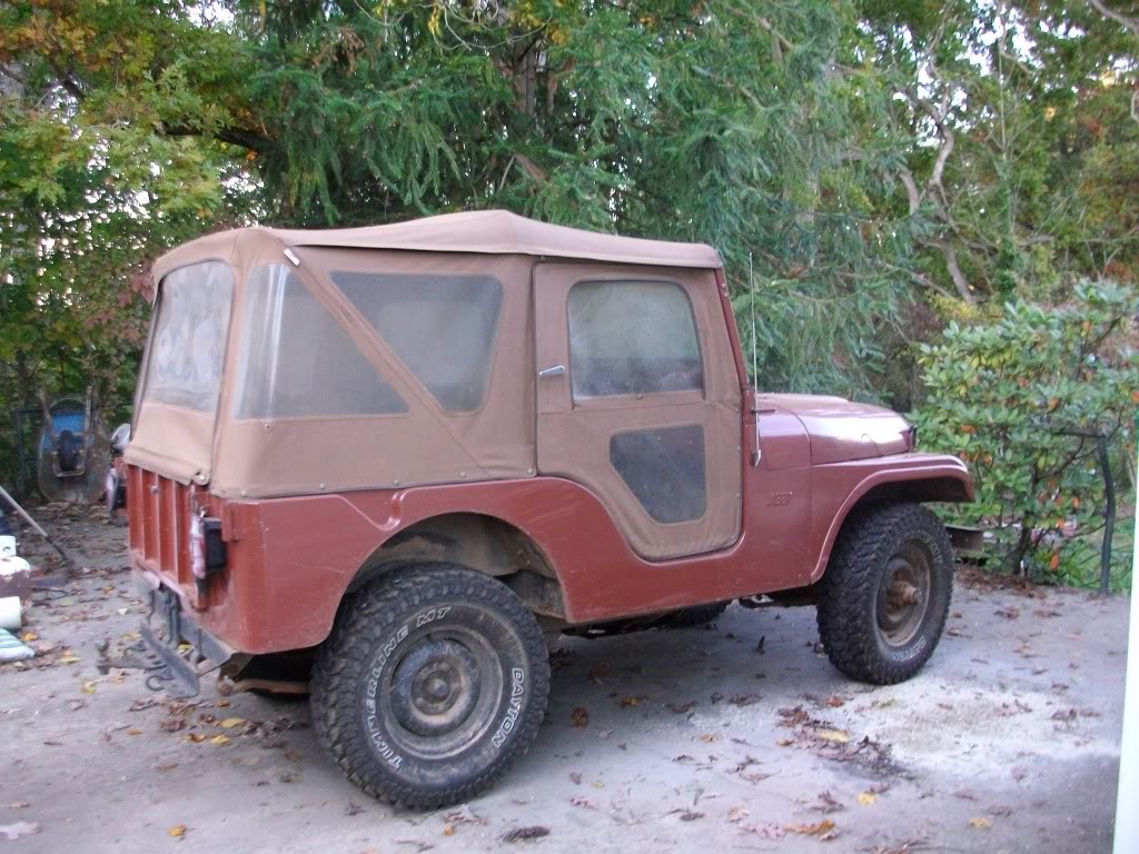 ai927.photobucket.com_albums_ad112_ahstechnologyteacher_jeep20passenger.jpg