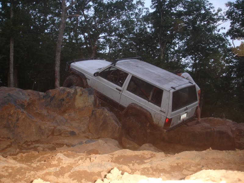 ai93.photobucket.com_albums_l64_Maysville1990_Jeep_20stuff_DSC00632.jpg