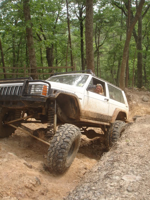 ai93.photobucket.com_albums_l64_Maysville1990_Jeep_20stuff_DSC00689.jpg