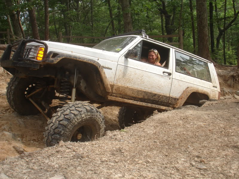 ai93.photobucket.com_albums_l64_Maysville1990_Jeep_20stuff_DSC00690.jpg