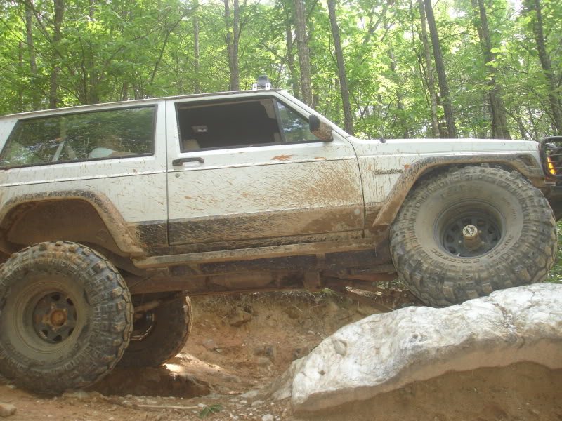 ai93.photobucket.com_albums_l64_Maysville1990_Jeep_20stuff_DSC00695.jpg